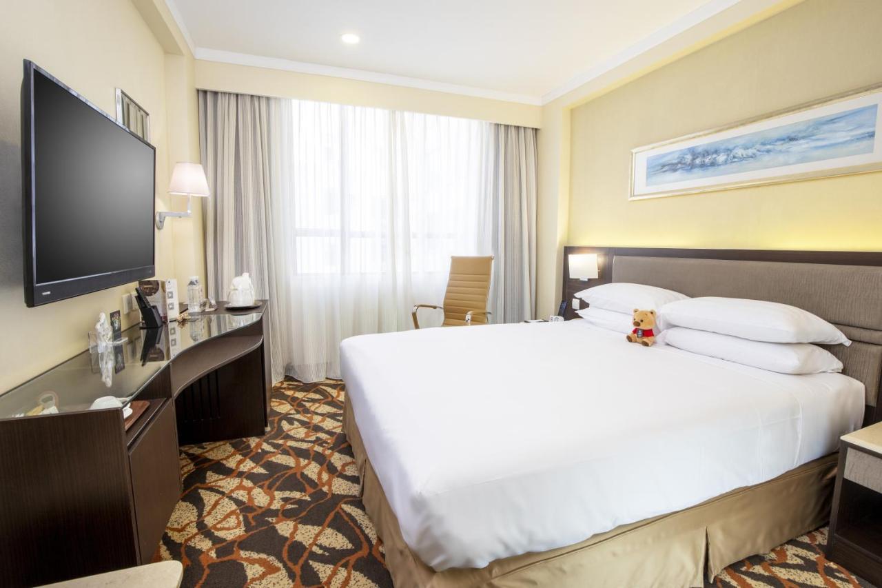 Metropark Hotel Kowloon Hong Kong Exterior photo