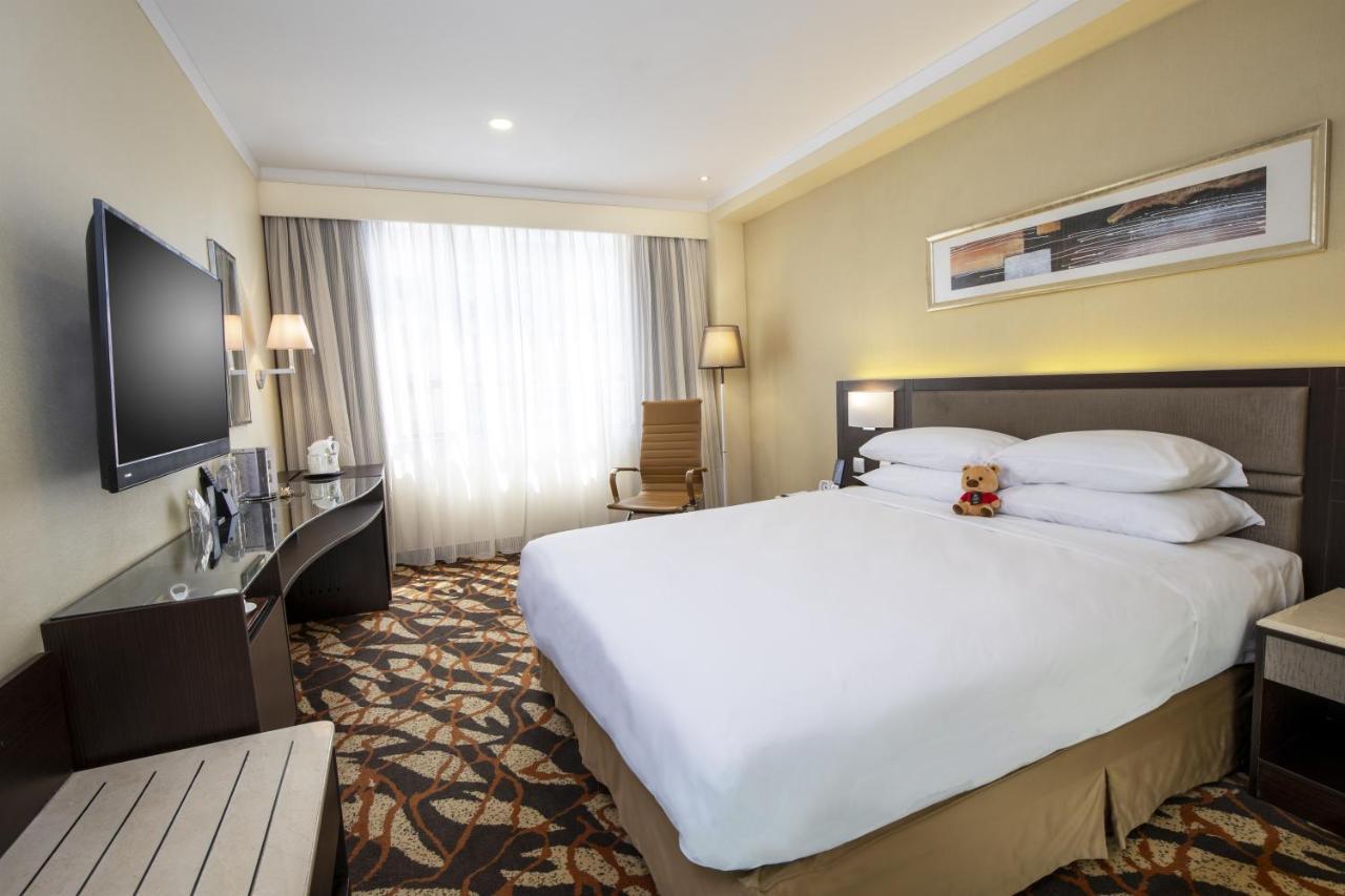 Metropark Hotel Kowloon Hong Kong Exterior photo