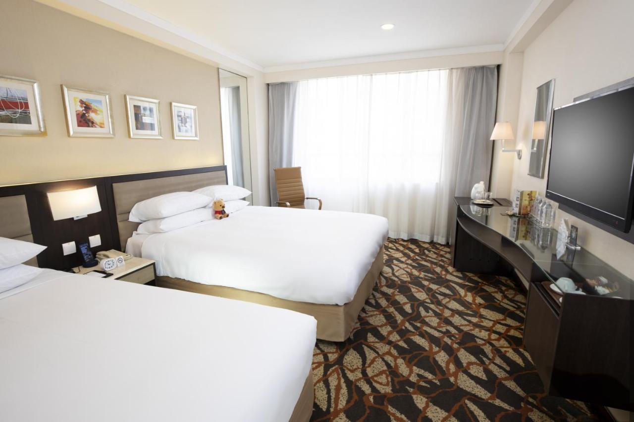 Metropark Hotel Kowloon Hong Kong Exterior photo