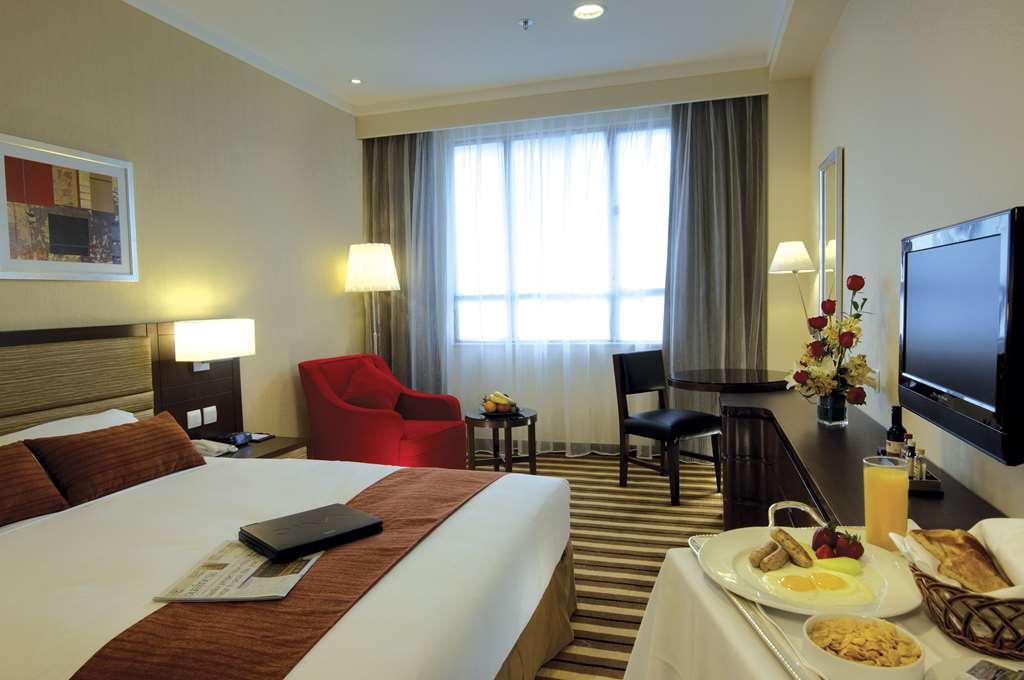 Metropark Hotel Kowloon Hong Kong Room photo