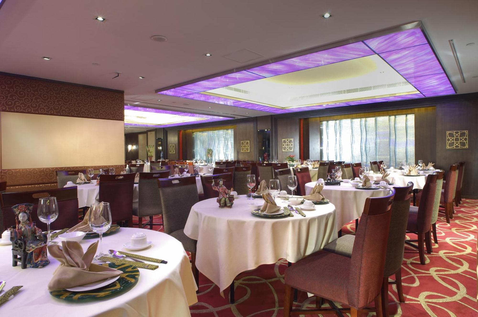 Metropark Hotel Kowloon Hong Kong Exterior photo