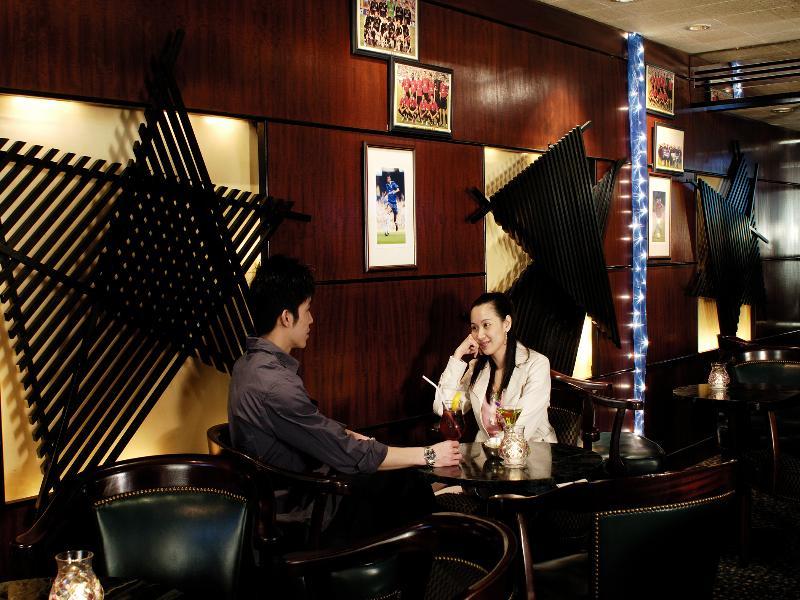 Metropark Hotel Kowloon Hong Kong Exterior photo