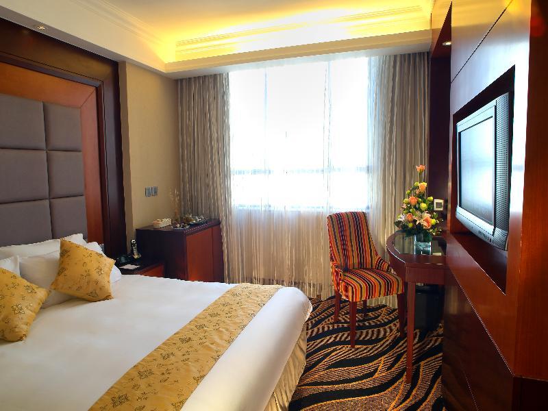 Metropark Hotel Kowloon Hong Kong Exterior photo
