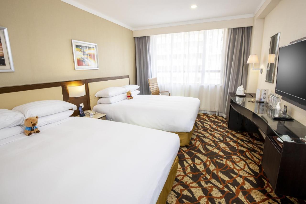 Metropark Hotel Kowloon Hong Kong Exterior photo